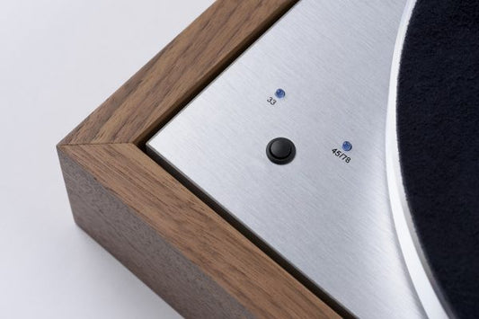 Pro-ject The Classic Evo - Sub-chassis turntable with 9“ carbon/alu sandwich tonearm
