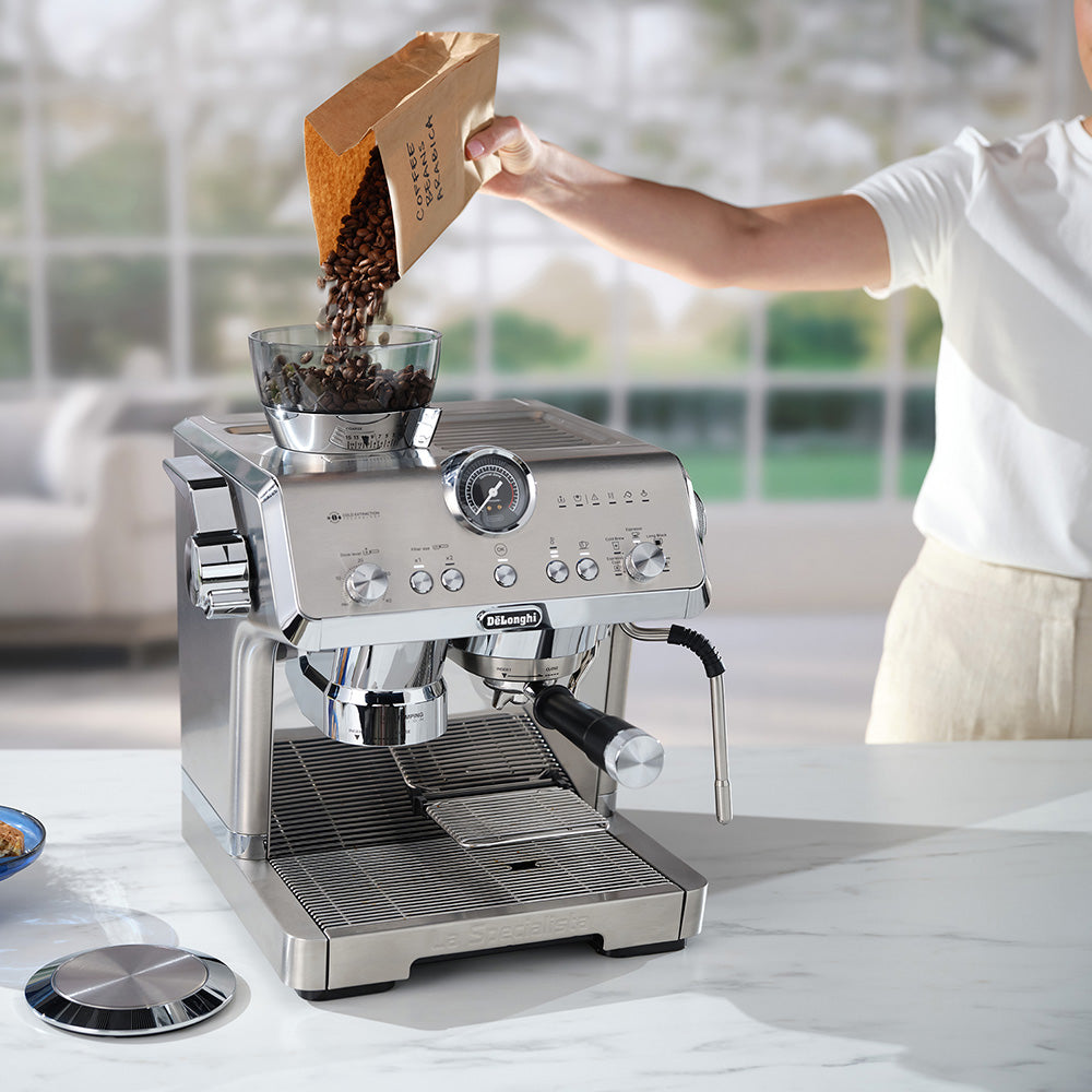 DeLonghi La Specialista Opera Manual Pump Espresso Coffee Machine EC9555.M