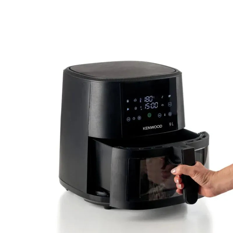 https://www.tafelberg.co.za/stores/za.co.storefront7.tafelberg/products/hfg92.000bk/pictures/kenwood-9l-air-fryer-hfg92-hand_x3ty.jpg