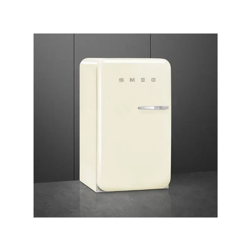 https://www.tafelberg.co.za/stores/za.co.storefront7.tafelberg/products/fab10hlcr5/pictures/smeg-55cm-retro-cream-left-hinge-happy-bar-fridge-fab10hlcr5-02_oyya.jpg