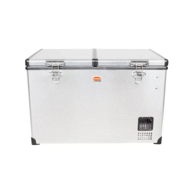 https://www.tafelberg.co.za/stores/za.co.storefront7.tafelberg/products/smdz-tr82d/pictures/snomaster-81.5l-dual-compartment-smdz-tr82d_6v4b.jpg