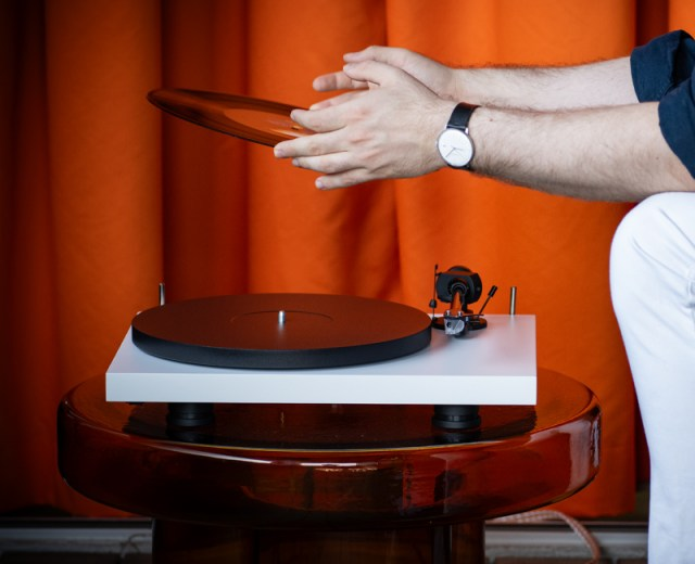 Pro-ject Debut EVO 2 Turntable w/  Pick it MM EVO Cartridge (Each)